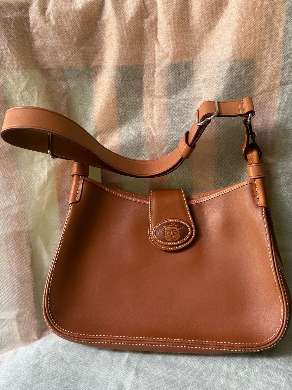 Dooney and Bourke Tan Leather Shoulder Bag - Picture 2 of 7